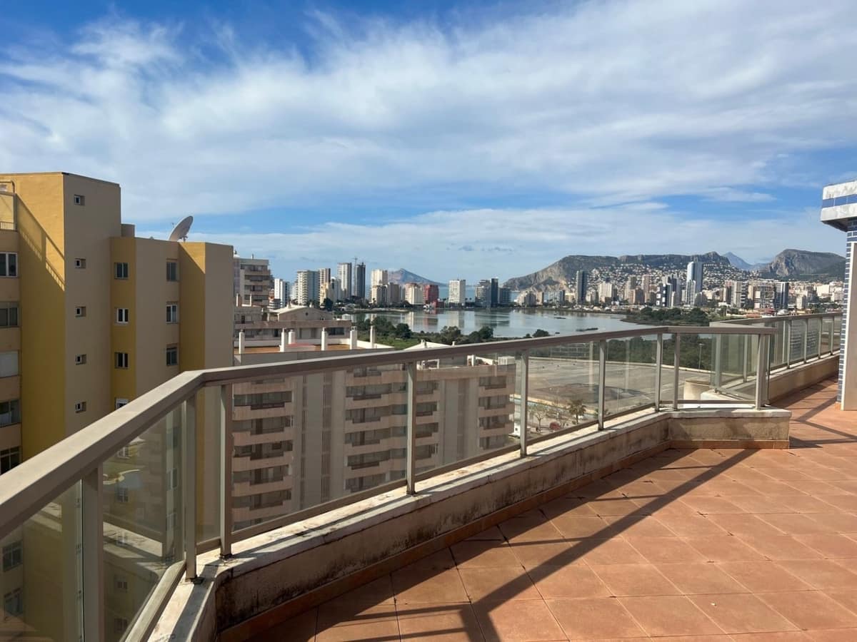 BEAUTIFUL PENTHOUSE WITH SEA VIEWS IN CALPE