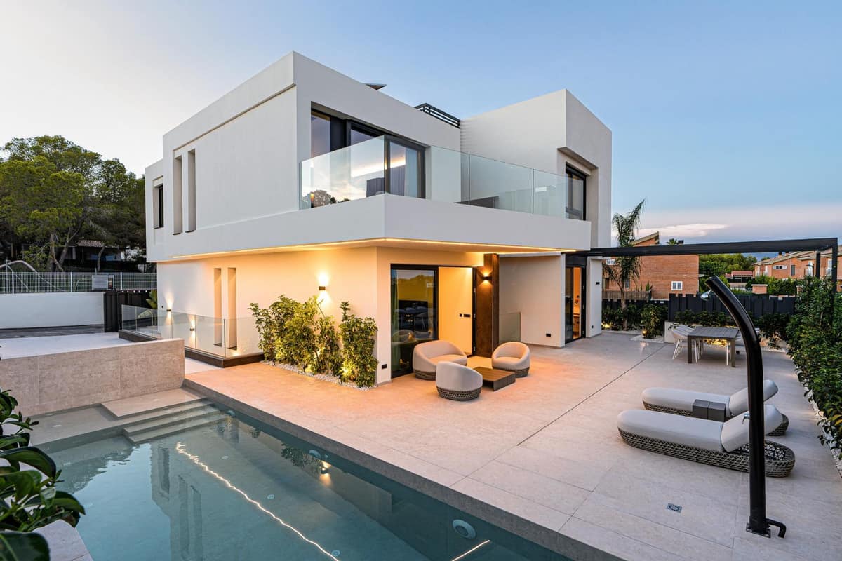 Exclusive New-Build Villas with Private Pools in La Nucía, Near Benidorm