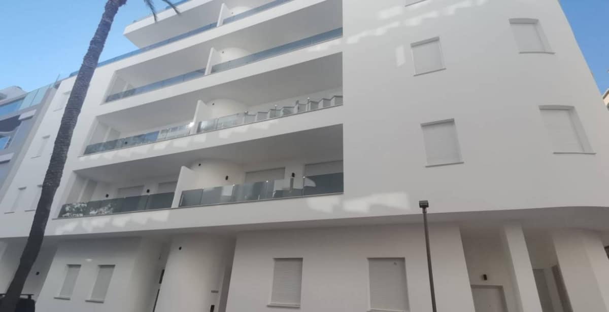 2-bedroom penthouse in Playa de los Locos