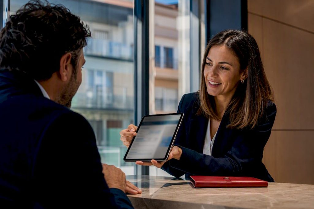 Investor verifying Spanish rental licence